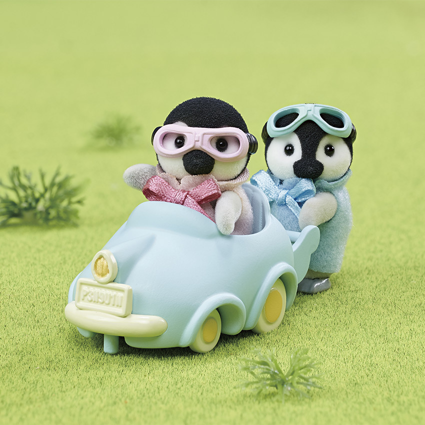 Les jumeaux Pingouin et leur voiture 