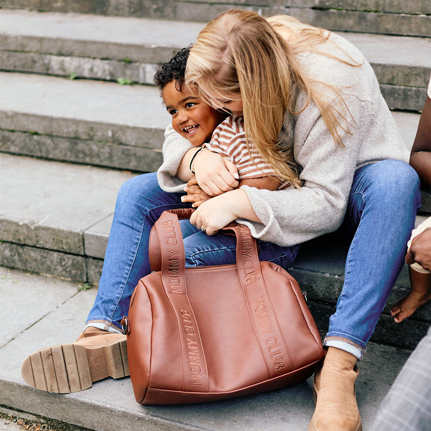 Sac à langer Mommy Club Signature en cuir vegan + tapis dark brown 