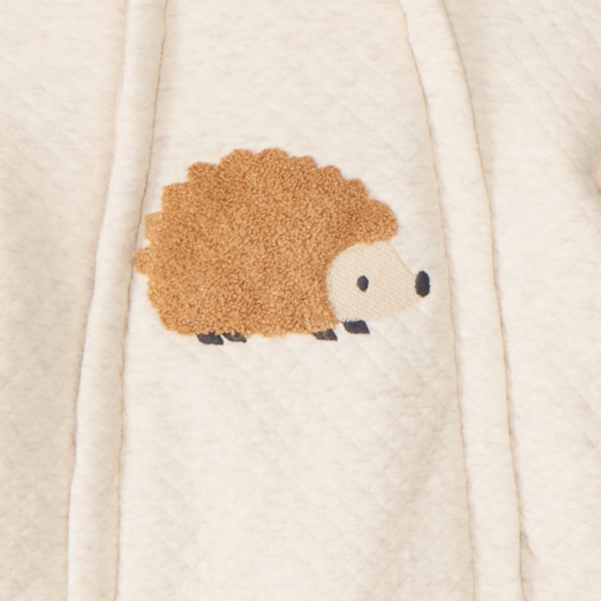 Combi-pilote broderie hérisson pour bébé garçon avec finitions différentes selon l'âge 