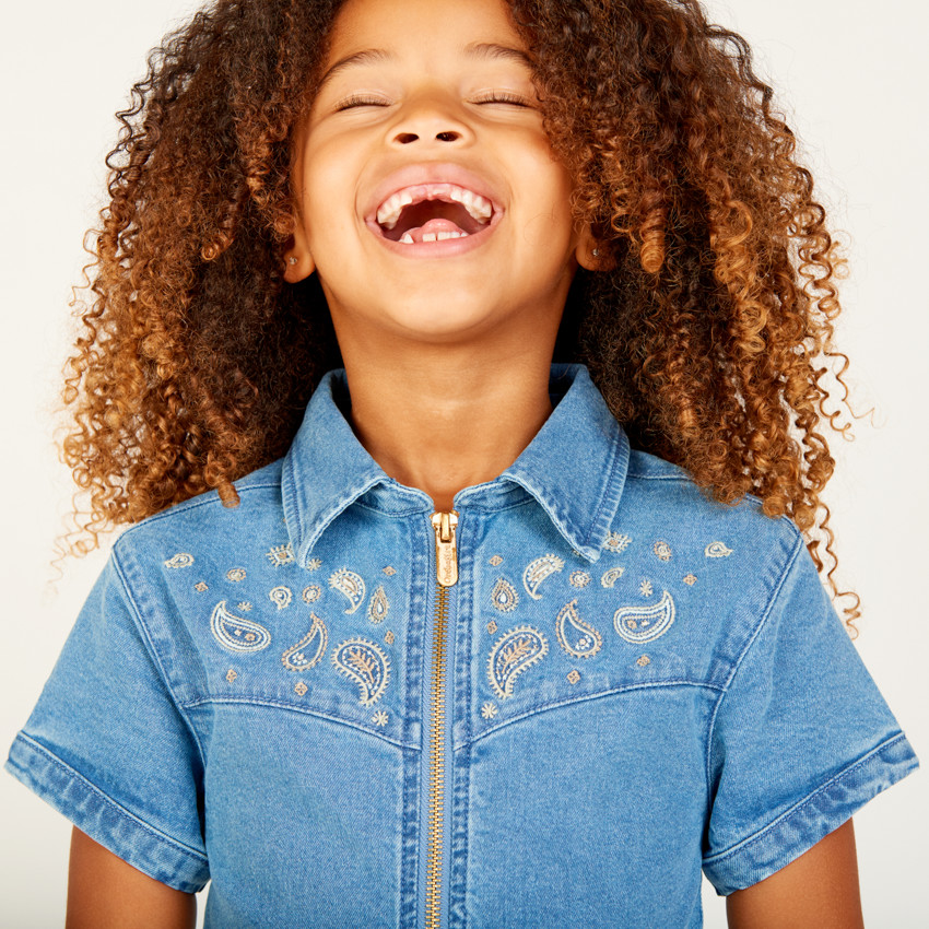 Robe manches courtes en jean brodé pour fille 