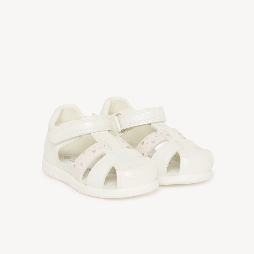 Nu-pieds en cuir à petit motif cœur pour bébé fille