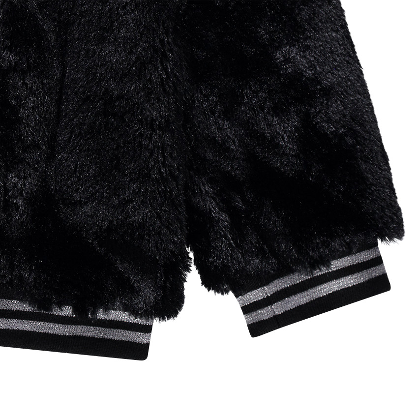 Veste en fausse fourrure reliefée avec noeuds brodés 