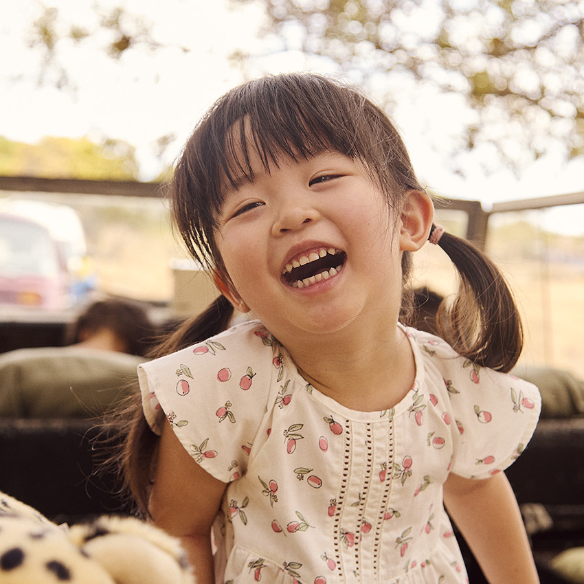 Robe manches courtes imprimé pêches pour bébé fille 