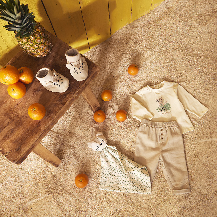 Chaussons ludiques savannah en interlock pour bébé 