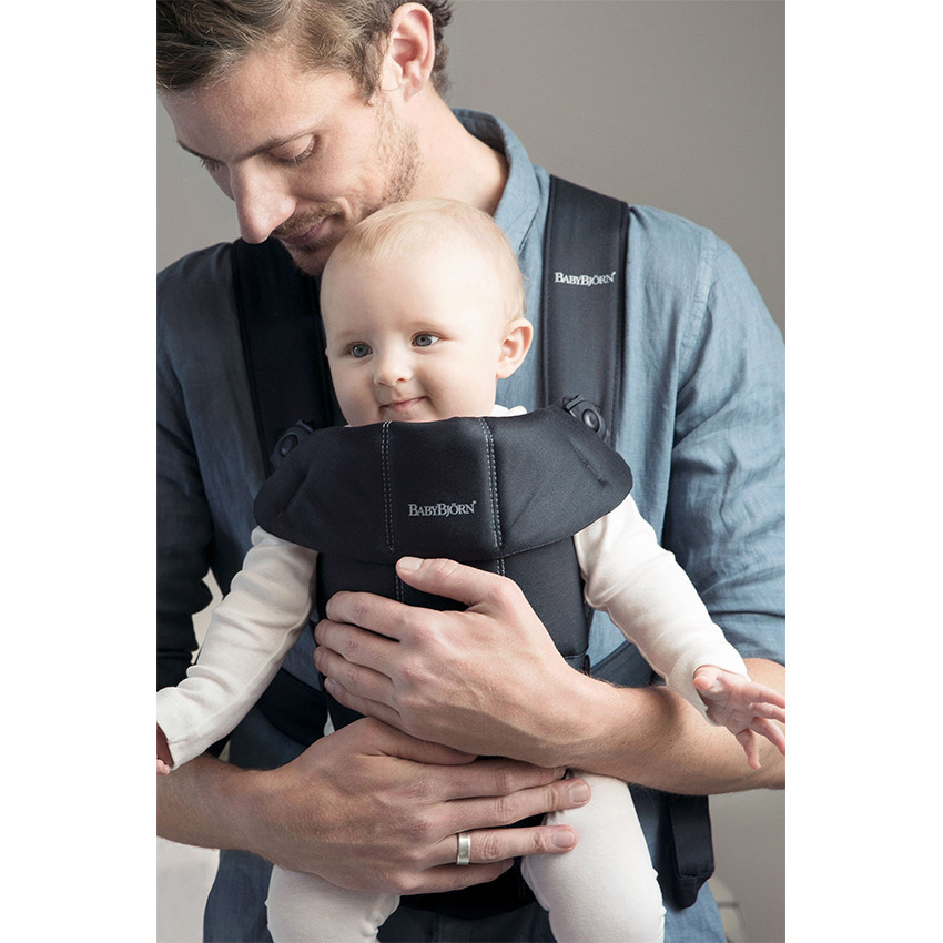 Babybjorn porte bébé noir trés peu utilisé carrier one