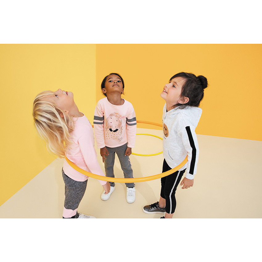 Sweat à capuche en molleton avec Smiley en sequins dorés 