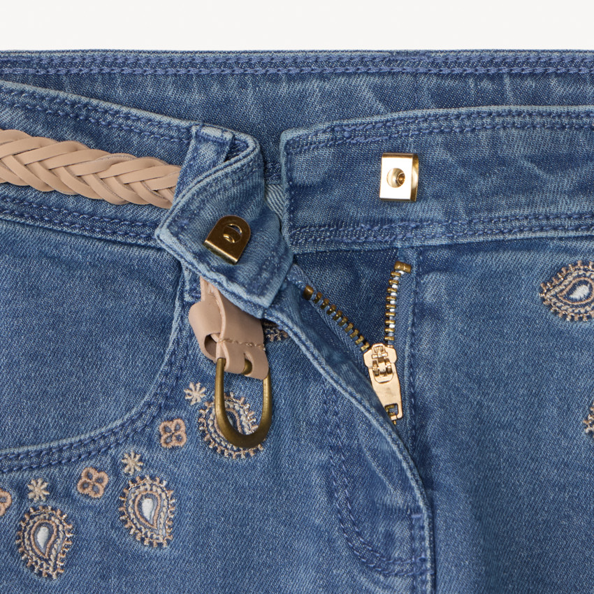 Jean large brodé avec ceinture tressée pour fille 