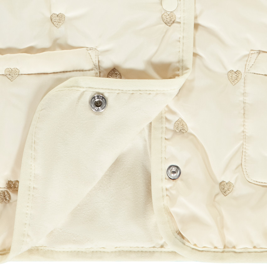 Veste en toile matelassée avec cœurs brodés pour bébé fille  