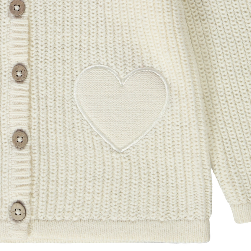 Gilet en tricot perlé poches cœurs pour bébé fille 