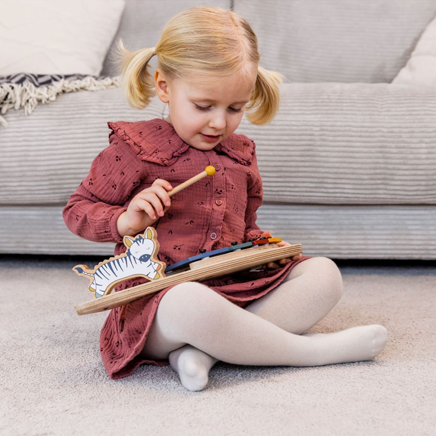 Chaise haute en bois Alpha+ coloris naturel avec 4 accessoires 