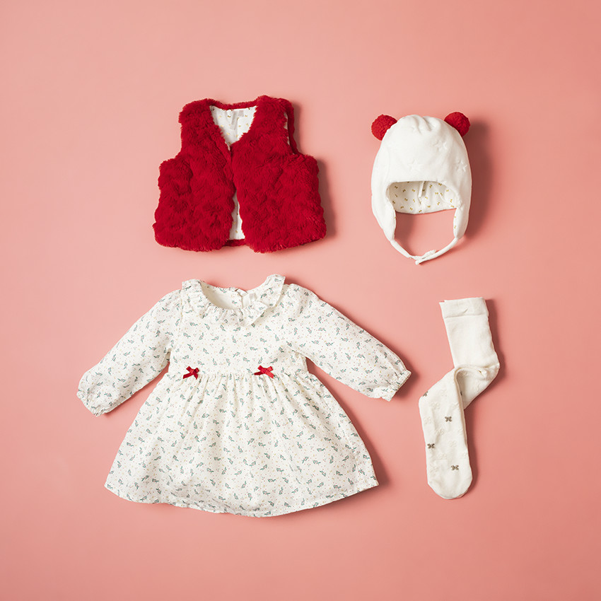 Bonnet péruvien en velours avec pompons sur le dessus 