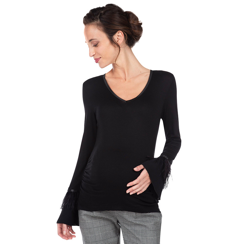 Top de grossesse avec bout des manches évasé et plumes 