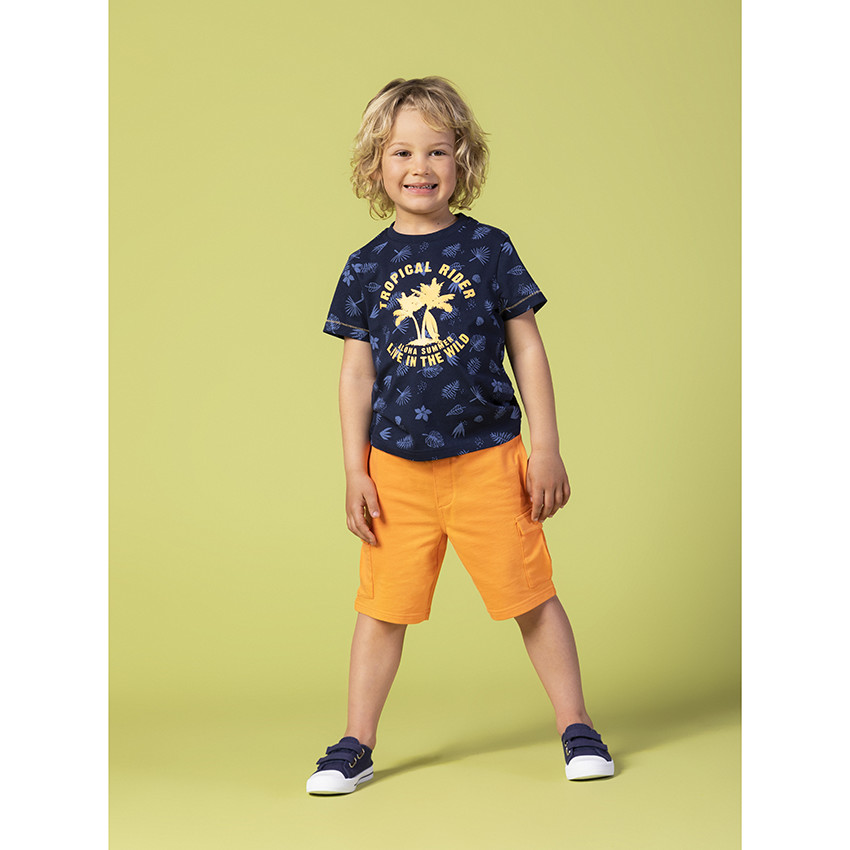 Ensemble avec t-shirt imprimé all-over et bermuda à poches 
