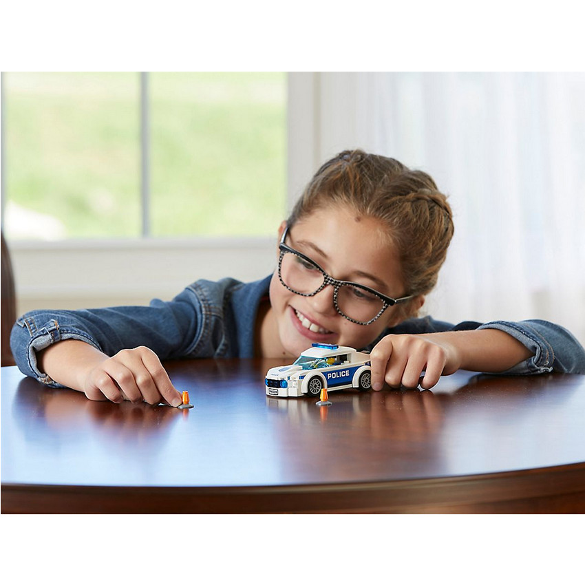 Voiture de patrouille de police  