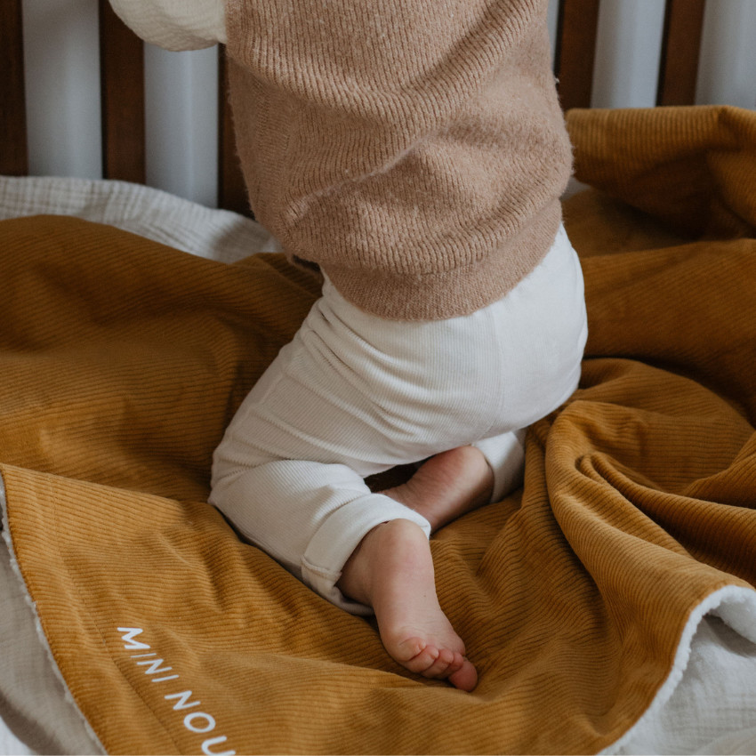 Couverture en velours côtelé 70 x 90 cm "Mini nous" moutarde 