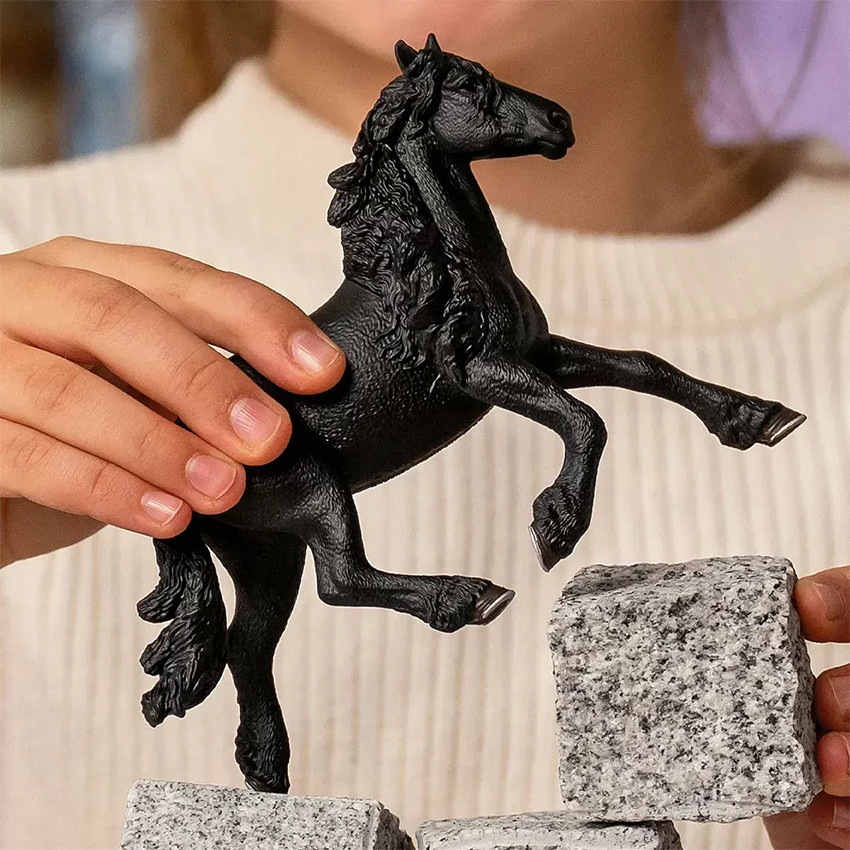 Figurine étalon Frison  