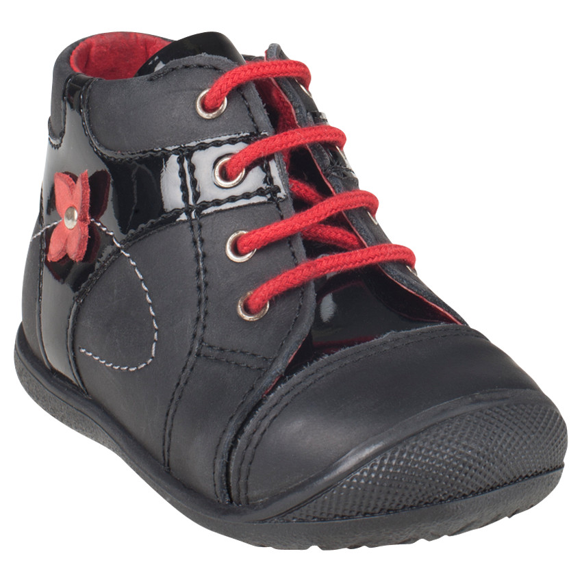 Bottillons noir en cuir à lacets et patch fleur 