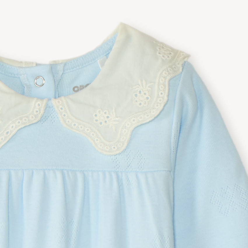 Dors bien léger avec col claudine en broderie anglaise pour bébé fille 