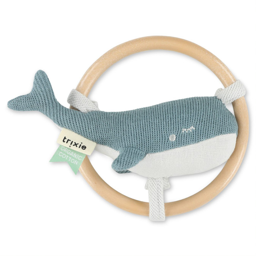 Hochet baleine en tricot avec anneau en bois Main Hochet baleine en tricot avec anneau en bois
