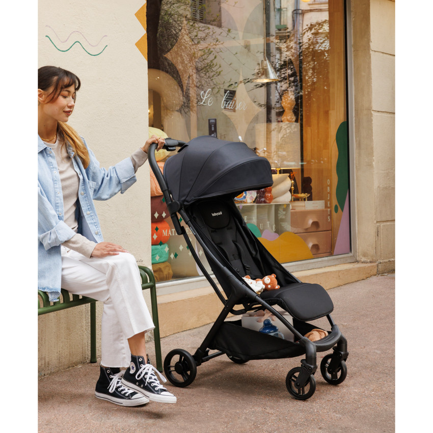 Poussette compacte et pliable noir 