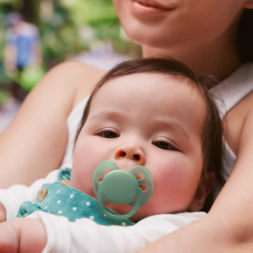 Lot de 2 sucettes silicone 6-18M Ultra Soft unies (lot aléatoire) 