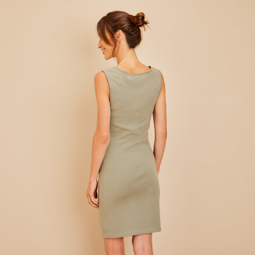 Robe en maille de grossesse avec broderie 