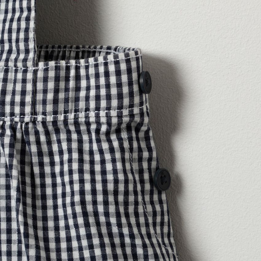 Robe tablier à carreaux vichy et poire brodée 