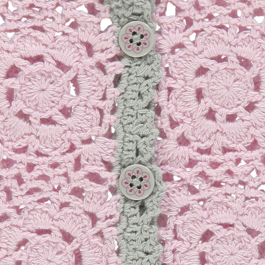 Gilet manches courtes en crochet motifs fleurs 
