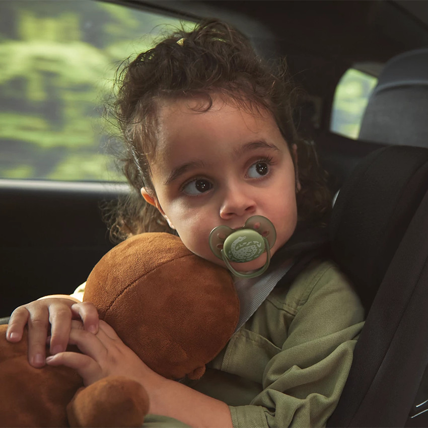 Lot de 2 sucettes silicone 18M+ Ultra Soft décorées 