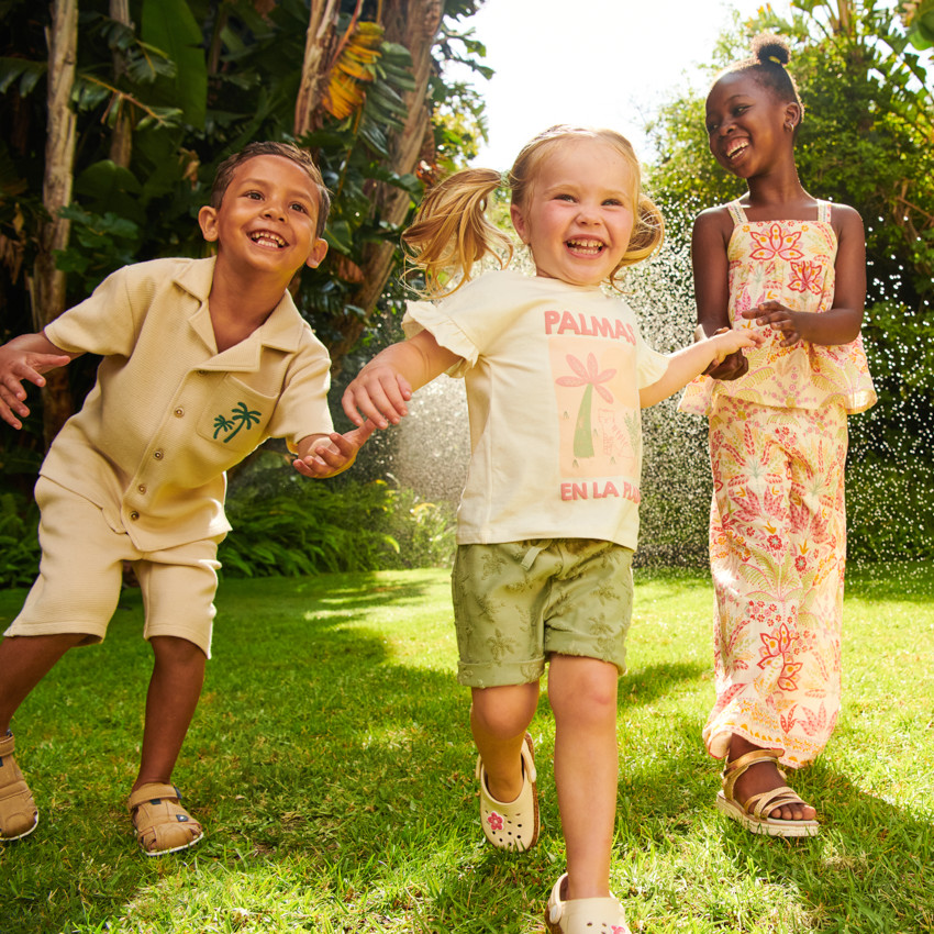 Ensemble 2 pièces t-shirt + short motifs palmiers pour bébé fille 