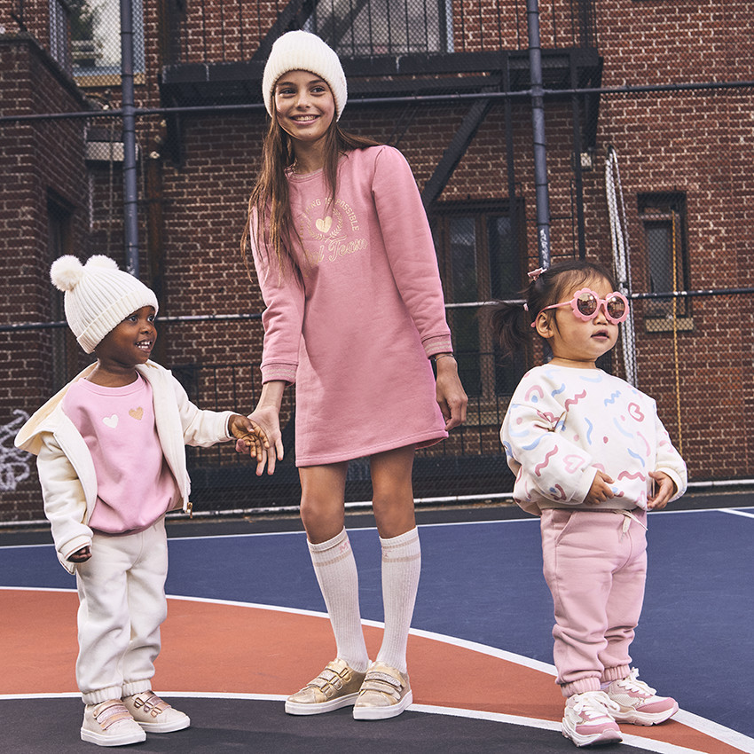 Jogging molleton à cœur brodé en lurex pour bébé fille 