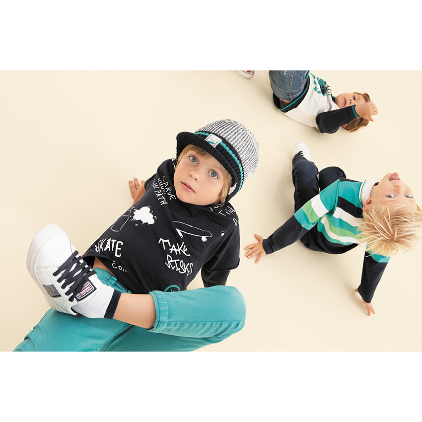 Baskets basses à lacets contrastés et bandes appliquées du 28 au 38 