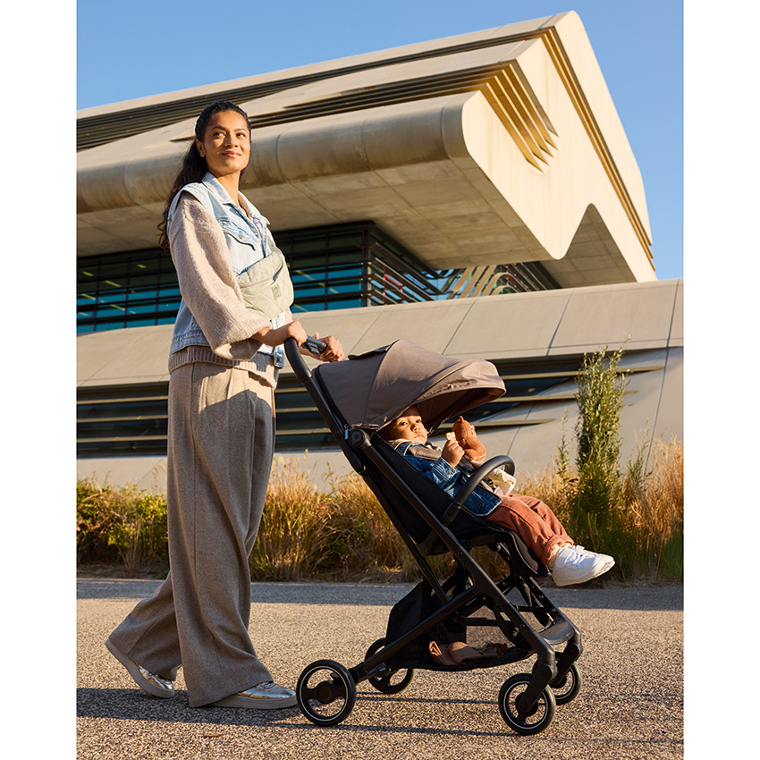 Poussette canne inclinable Aria Plus noir 