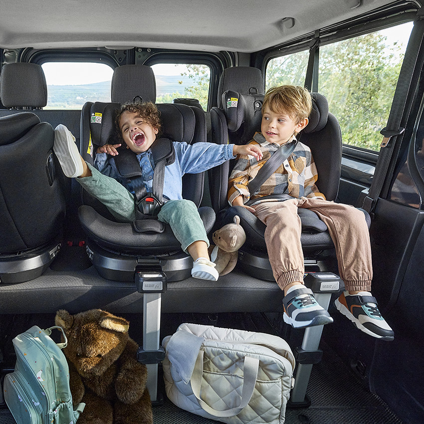 Siège-auto P4One i-Size Isofix 40-150 cm noir 