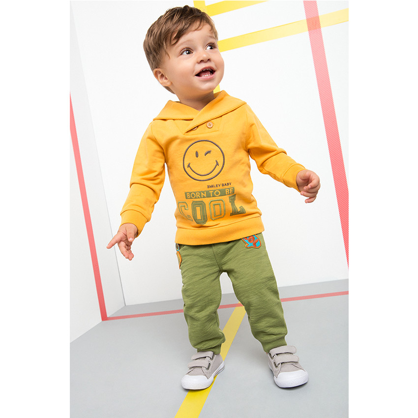 Jogging en molleton avec Smiley brodé et badges 