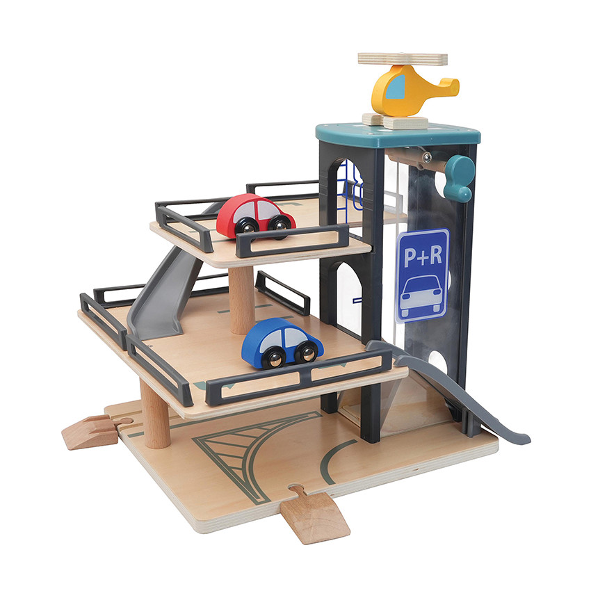 Garage publique en bois avec 3 véhicules 