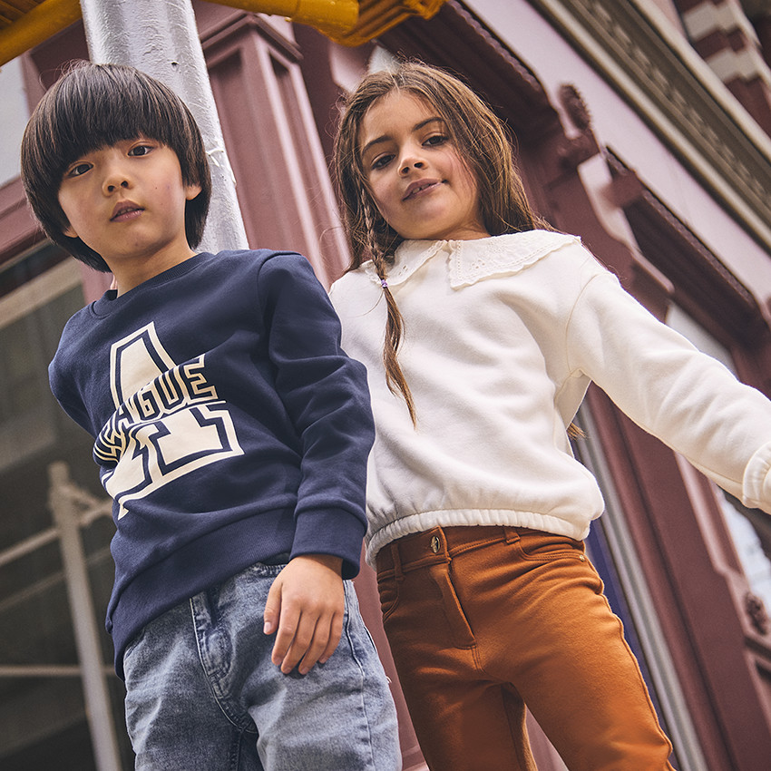 Sweat avec col claudine en broderie anglaise pour fille 
