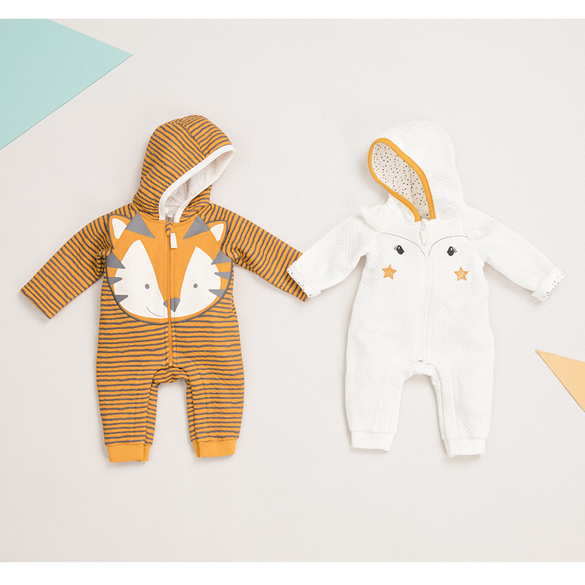 Combinaison longue à capuche avec fausse fourrure 