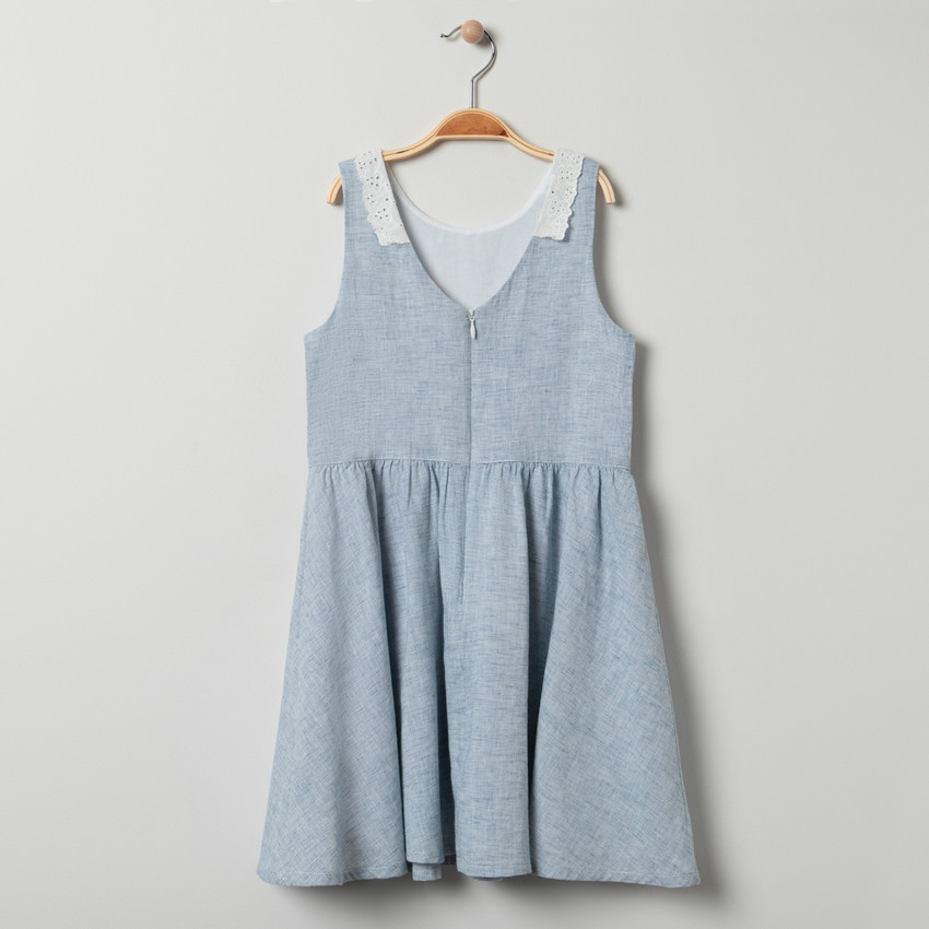 Robe de cérémonie en coton et lin à col en broderie anglaise  