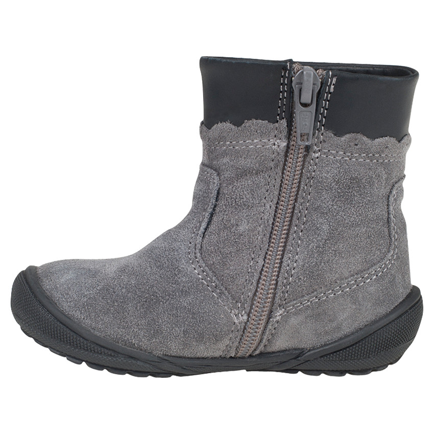 Bottines grises en cuir suédé avec pompons fantaisie et zip 