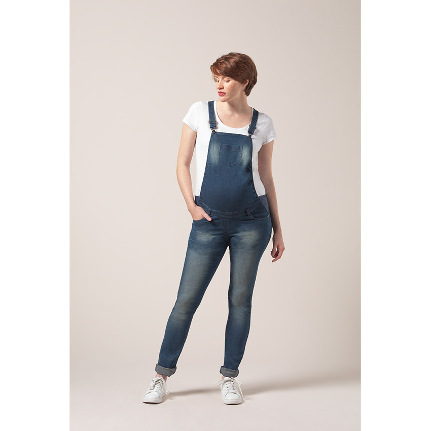 Salopette de grossesse en jean à effet délavé et froissé 