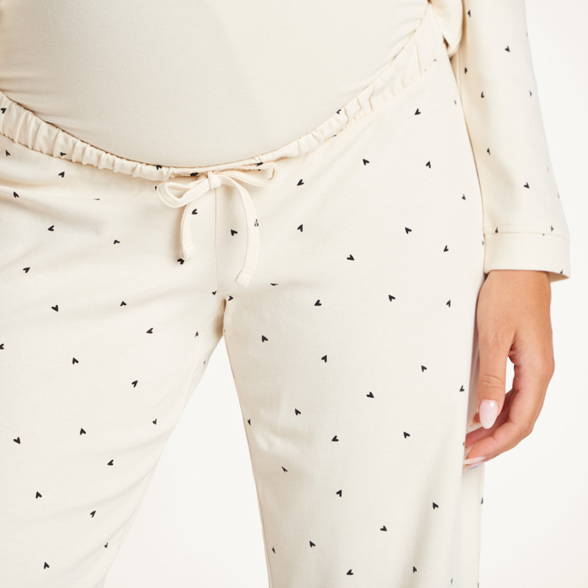 Ensemble de pyjama de grossesse et allaitement à cœurs 