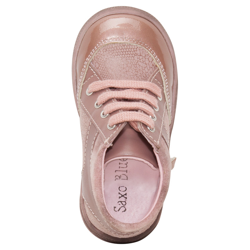 Bottillons en cuir avec rivet coeur 