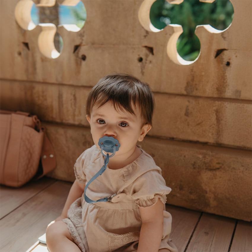 Broche pour attache-sucettes en tissu, Wonder bleu intense. 