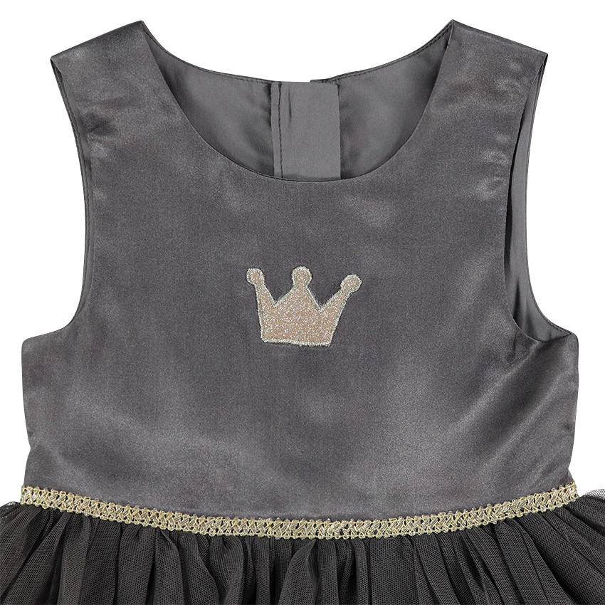Robe grise sans manches bi-matière avec couronne brodée et galon doré 