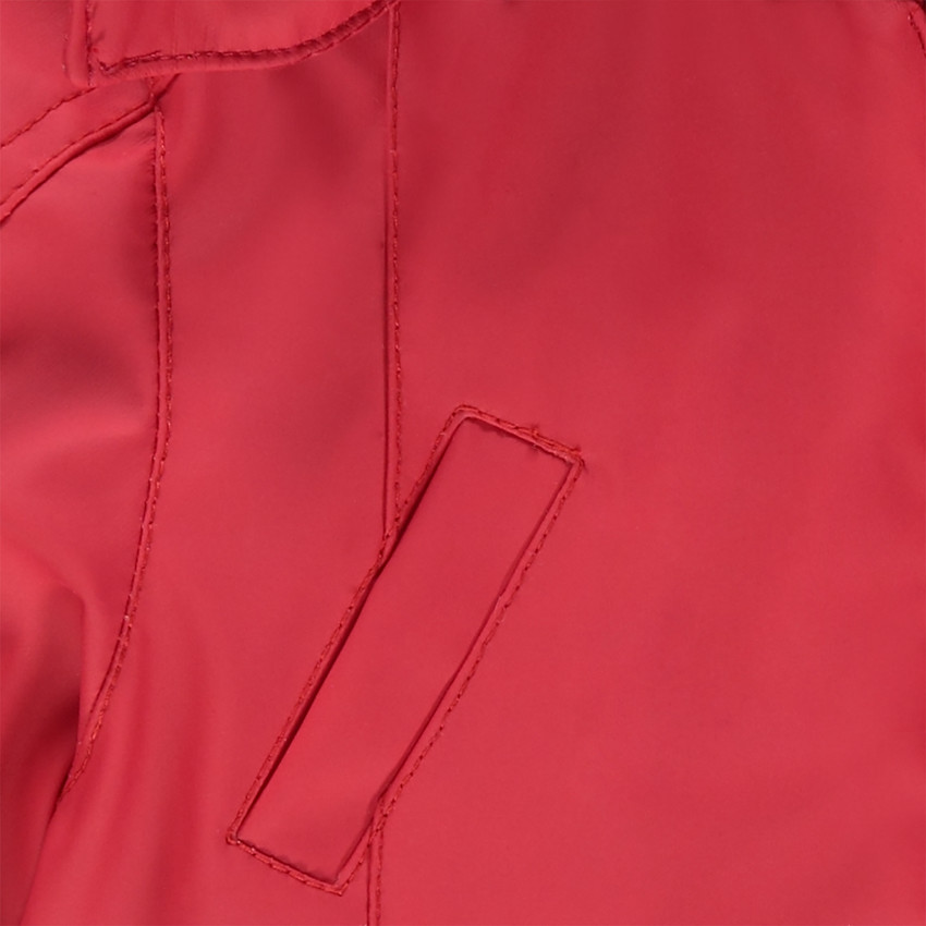 Coupe-vent rouge en gomme doublé jersey avec poches et capuche amovible 
