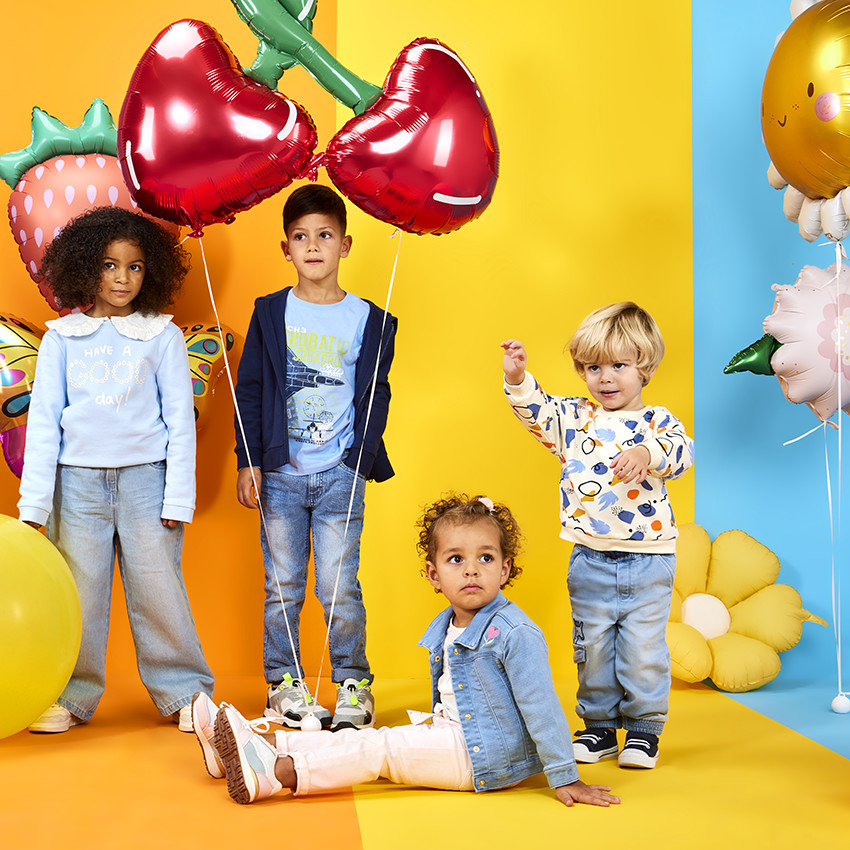 Veste effet jean avec broderies pour bébé fille 