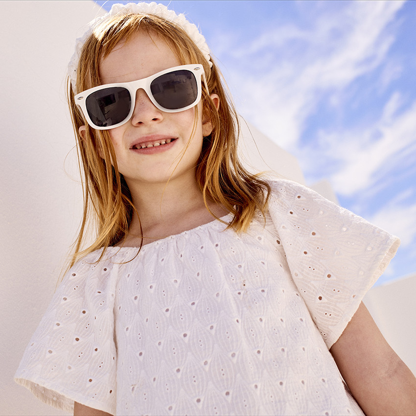 Top en broderie anglaise avec dos croisé pour fille 