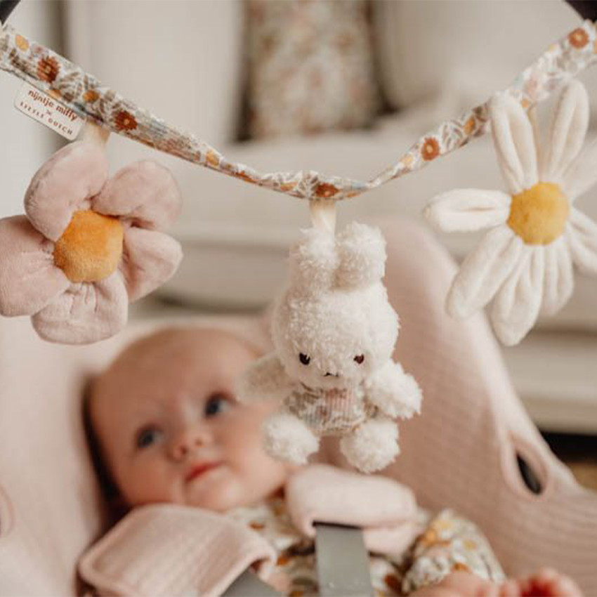 Chaîne d'activités pour poussette/siège-auto Miffy Vintage Flowers 