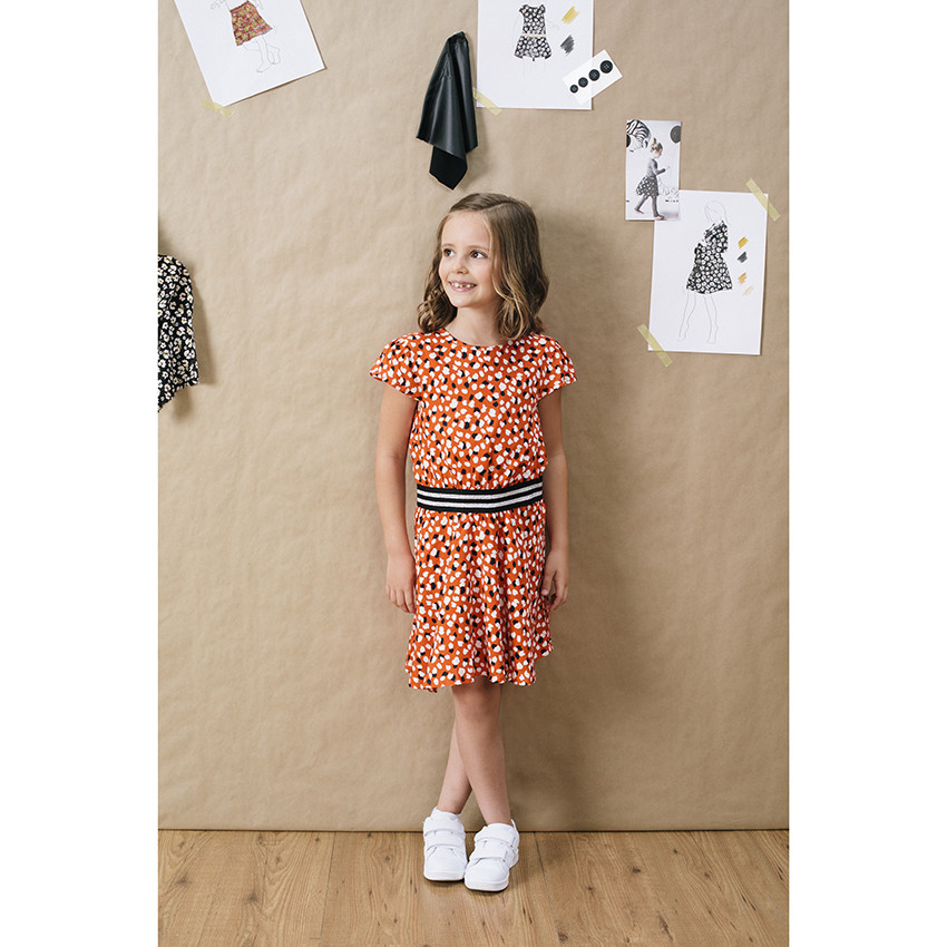 Robe manches courtes à imprimé graphique et taille élastiquée 